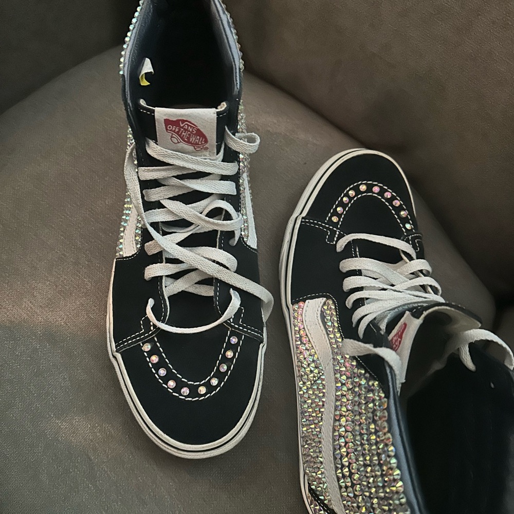Vans Skateboard Shoes in Black customized in Diamonds & Pearls